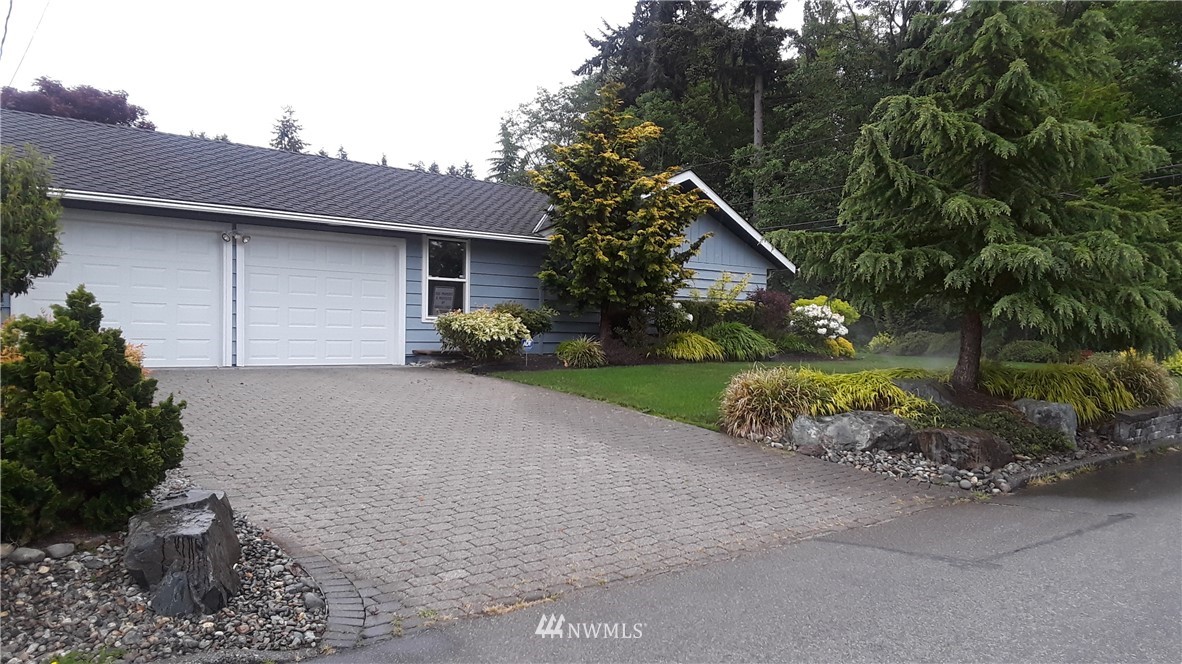 5717 Highland Road Everett, WA 98203 - Photo 5 of 23