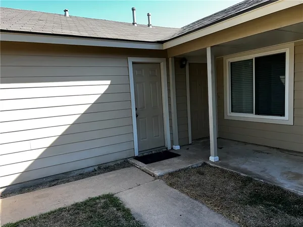 $1,500 | 617 Greenlawn Boulevard, Round Rock, TX 78664