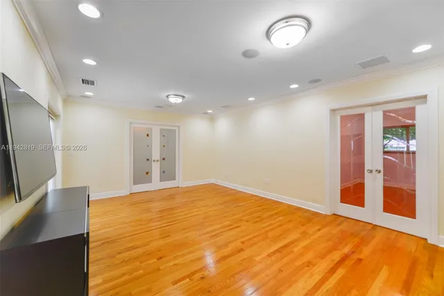 $9,000 | 911 Mariana Avenue, Coral Gables, FL 33134