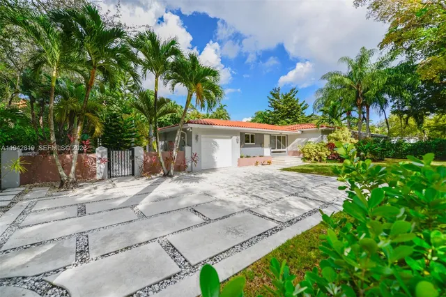 $9,000 | 911 Mariana Avenue, Coral Gables, FL 33134