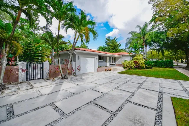 $9,000 | 911 Mariana Avenue, Coral Gables, FL 33134