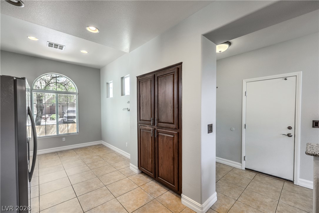 10731 Drake Ridge Avenue Las Vegas, NV 89166 - Photo 12 of 43