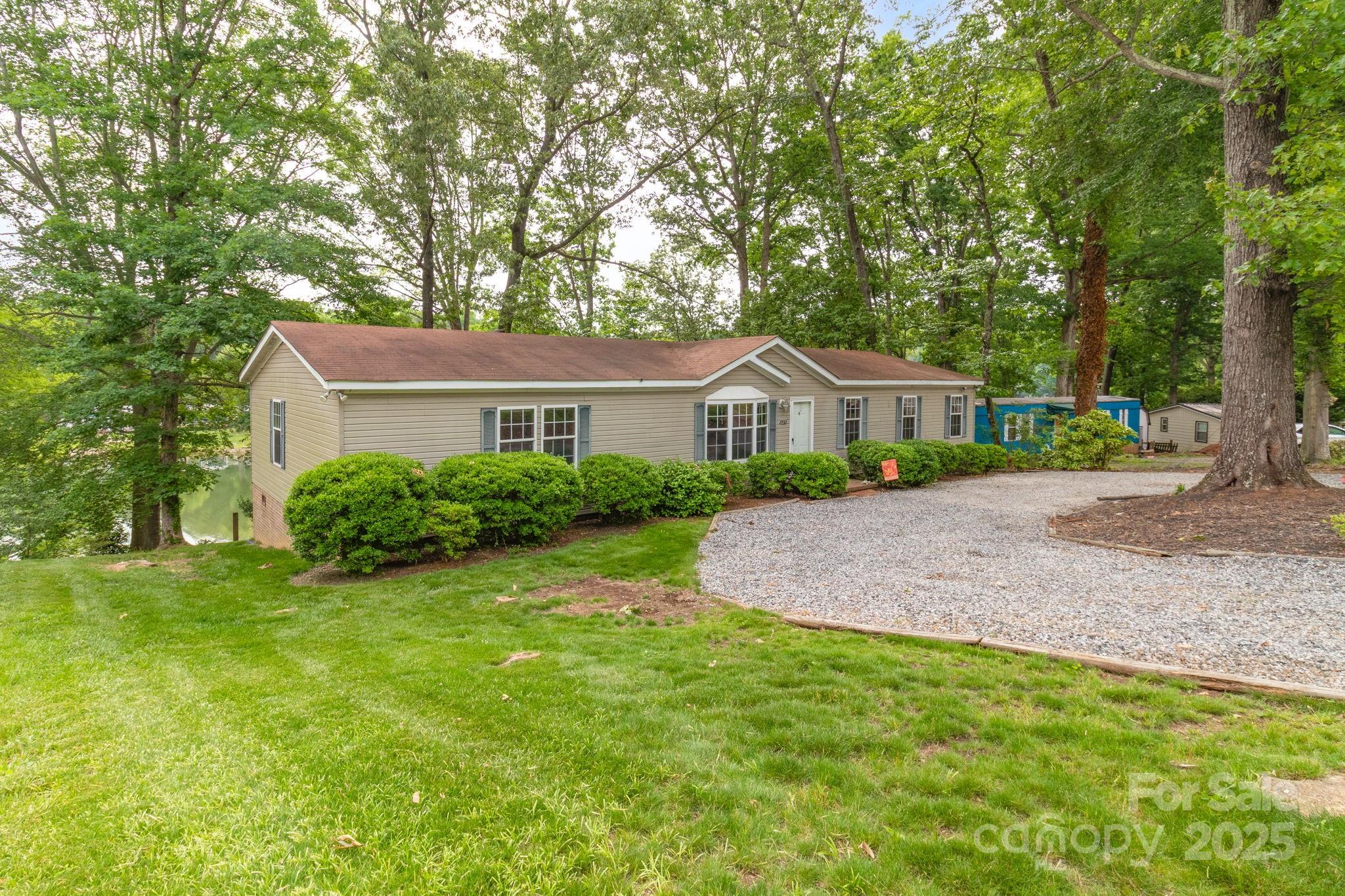 7232 Executive Circle Denver, NC 28037 - Photo 2 of 38