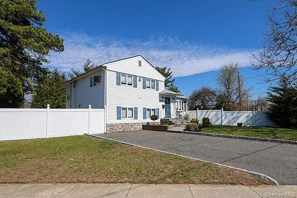 $775,000 | 1084 Hicksville Road, Seaford, NY 11783