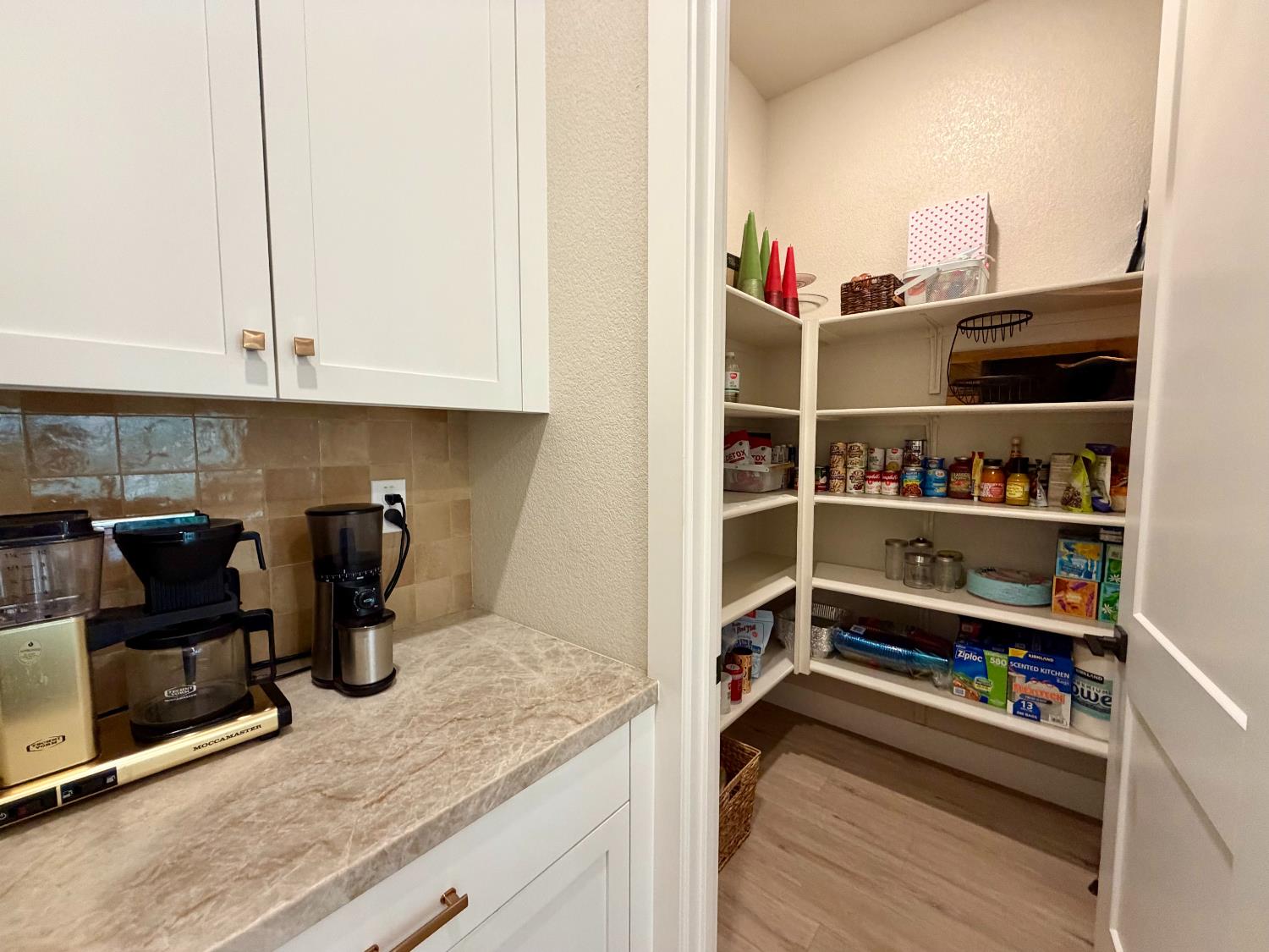 12008 Armandi Way Rancho Cordova, CA 95742 - Photo 8 of 35