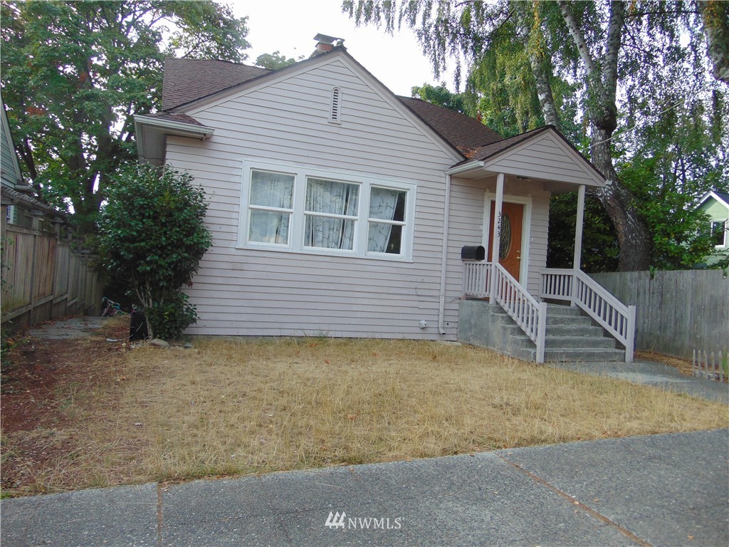 3243 37th Place South Seattle, WA 98144 - Photo 2 of 12 Gallery Image 2