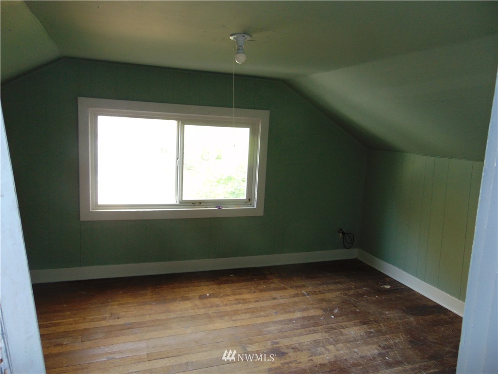 3243 37th Place South Seattle, WA 98144 - Photo 5 of 12 Gallery Image 5
