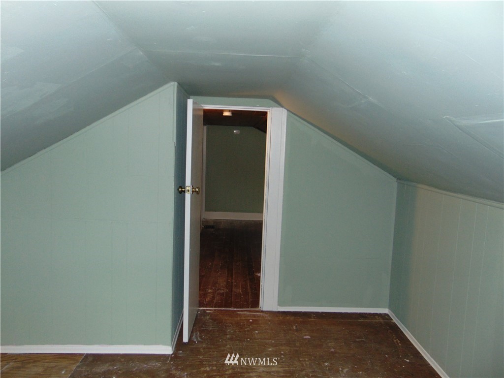 3243 37th Place South Seattle, WA 98144 - Photo 6 of 12 Gallery Image 6