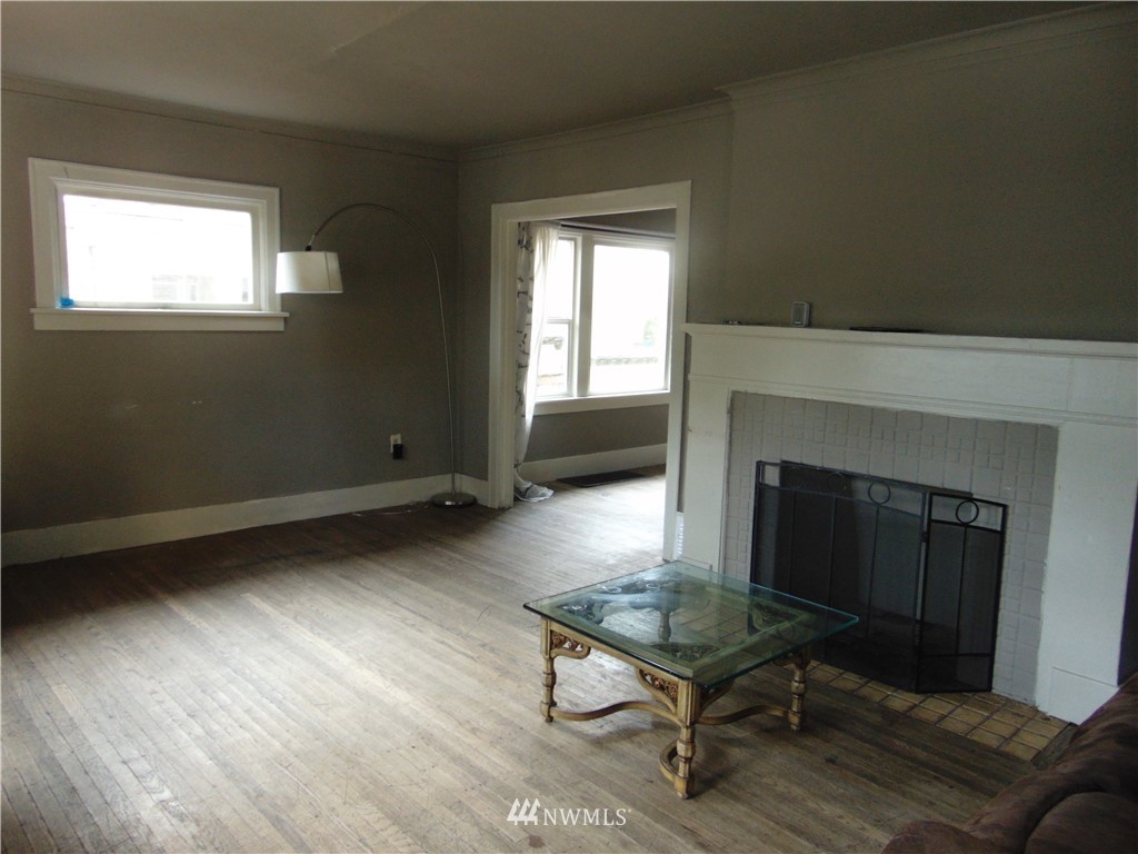 3243 37th Place South Seattle, WA 98144 - Photo 9 of 12 Gallery Image 9