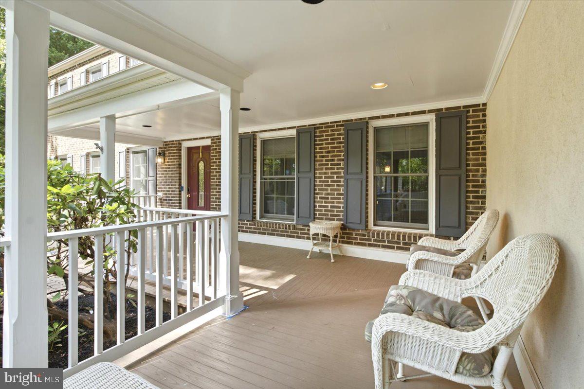 5803 Hall Street Burke, VA 22015 - Photo 9 of 77