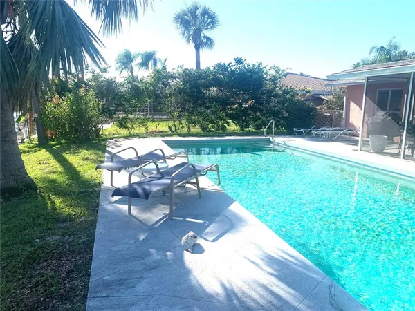 $7,500 | 1714 Meadowood Street, Sarasota, FL 34231