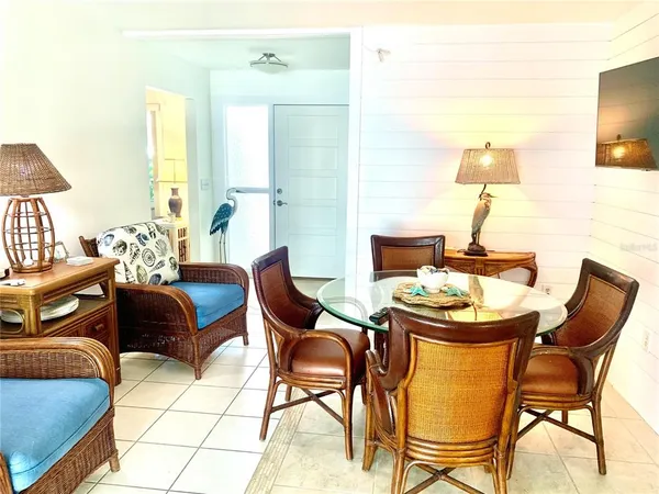 $7,500 | 1714 Meadowood Street, Sarasota, FL 34231