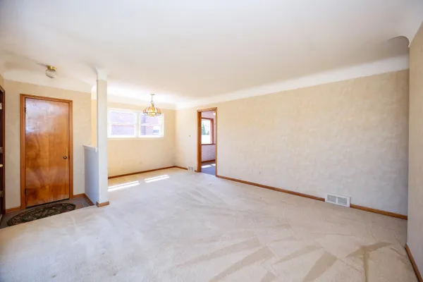 $240,000 | 3230 Maxwell Street, Trenton, MI 48183