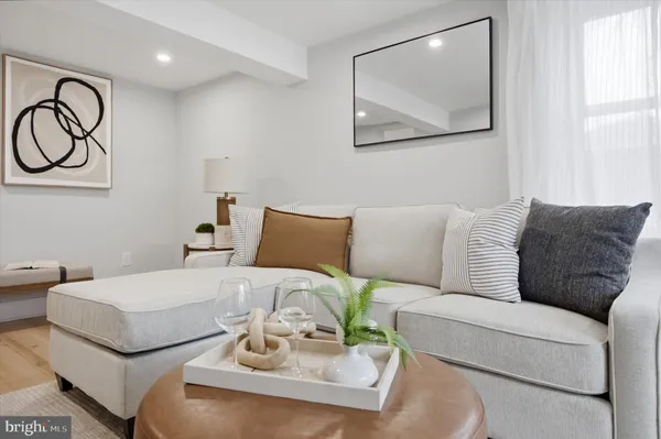 a picture of a wall with a white wall