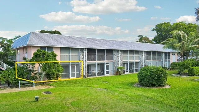 $159,900 | 18081 Southeast Country Club Drive, Unit 13125, Jupiter, FL 33469