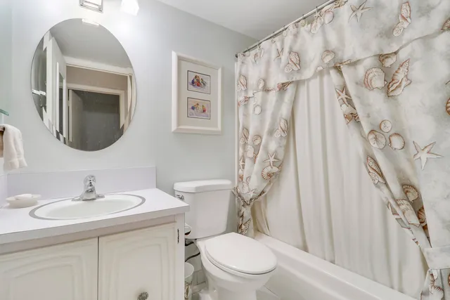 $159,900 | 18081 Southeast Country Club Drive, Unit 13125, Jupiter, FL 33469