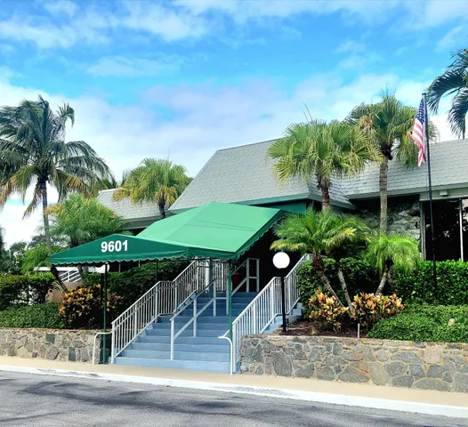 $159,900 | 18081 Southeast Country Club Drive, Unit 13125, Jupiter, FL 33469