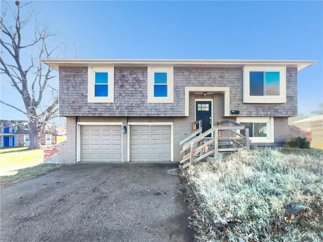 $306,000 | 1101 West Elm Terrace, Olathe, KS 66061
