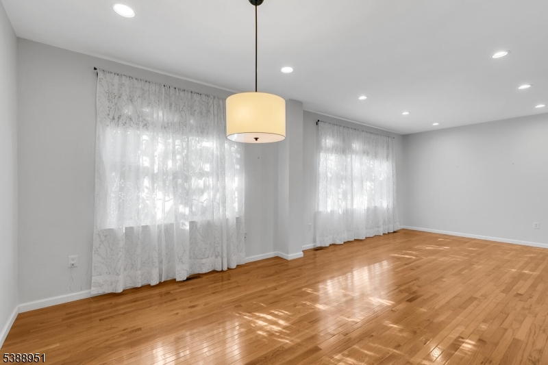 22 Honeyman Road Bernards, NJ 07920 - Photo 10 of 49