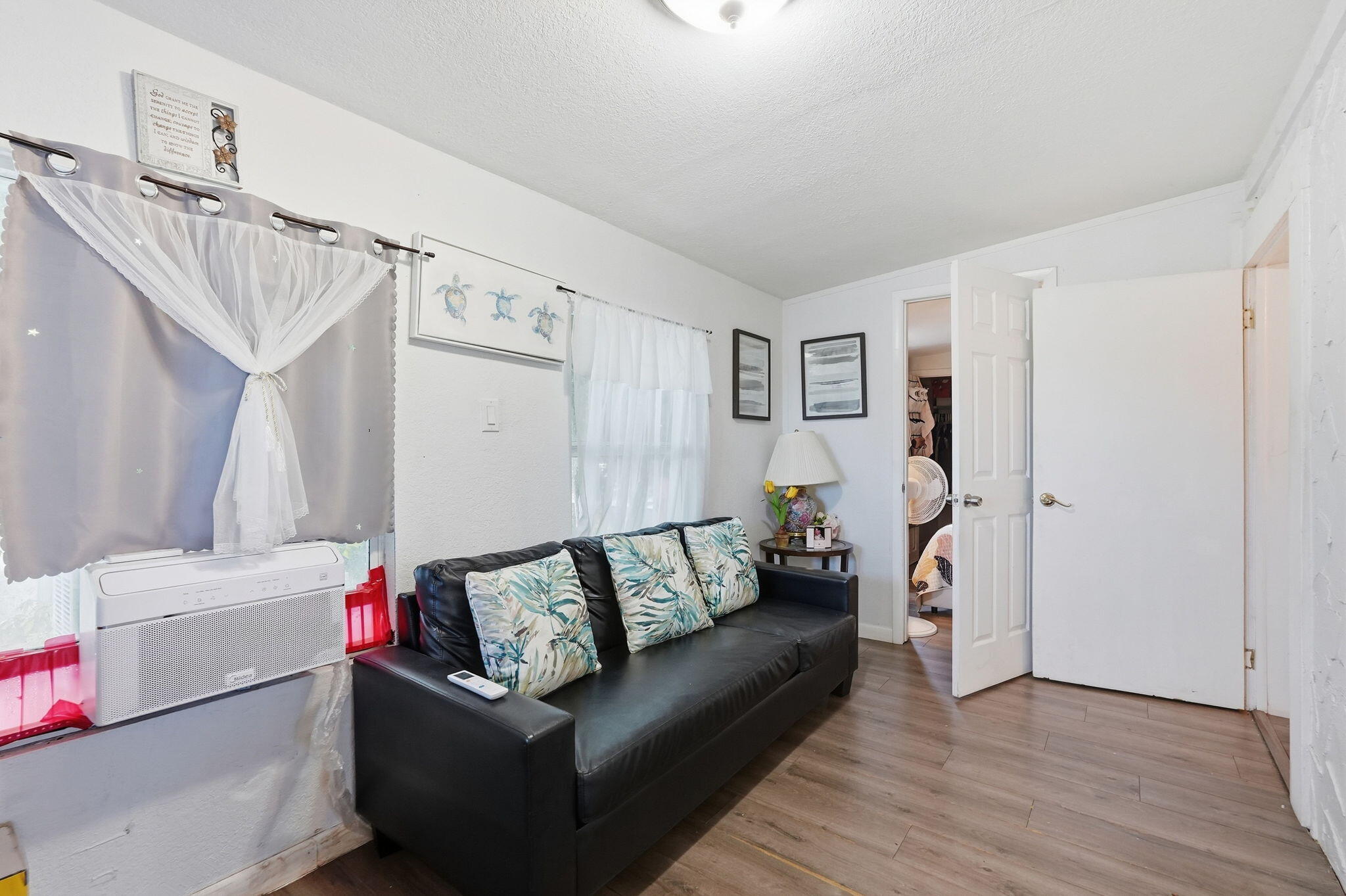 528 Churchill Road West Palm Beach, FL 33405 - Photo 20 of 38 528_UL_Den Room_001