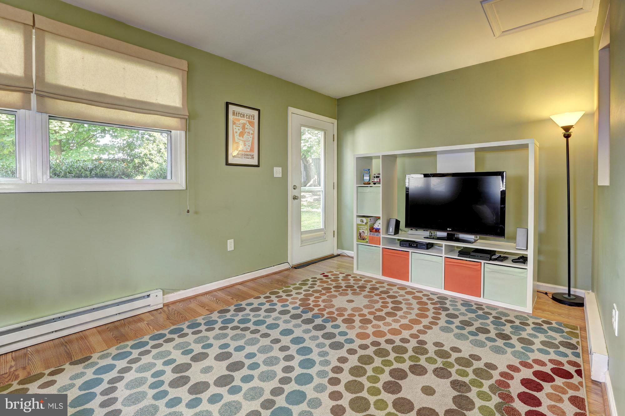 9405 Riley Place Silver Spring, MD 20910 - Photo 12 of 29 Family Room