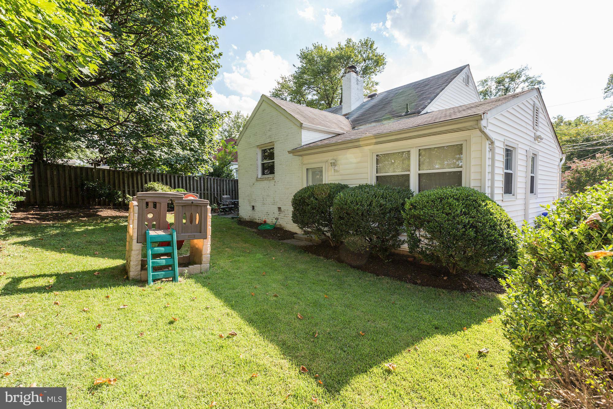 9405 Riley Place Silver Spring, MD 20910 - Photo 23 of 29 Exterior (Rear)