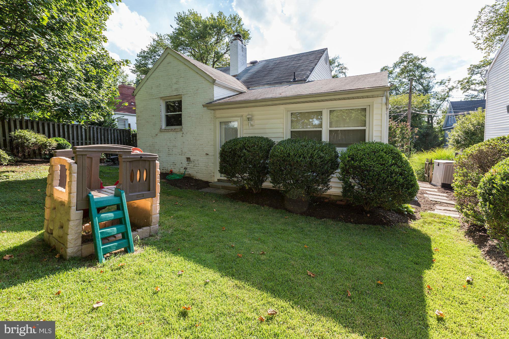 9405 Riley Place Silver Spring, MD 20910 - Photo 24 of 29 Exterior (Rear)