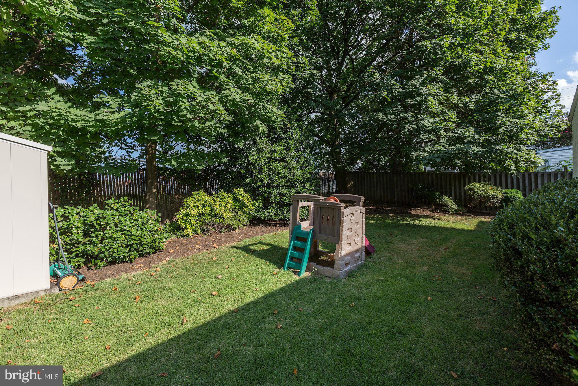 9405 Riley Place Silver Spring, MD 20910 - Photo 26 of 29 Exterior (Rear)