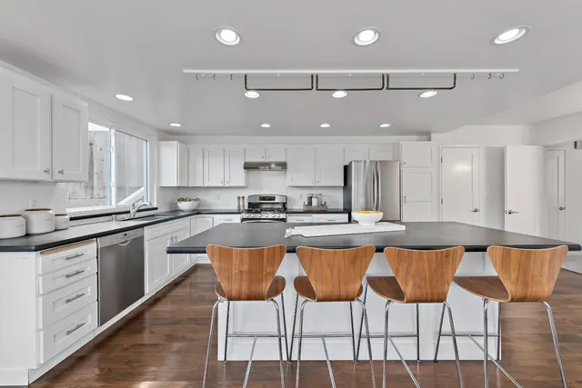 $2,495,000 | 2608 Monte Cresta Drive, Belmont, CA 94002