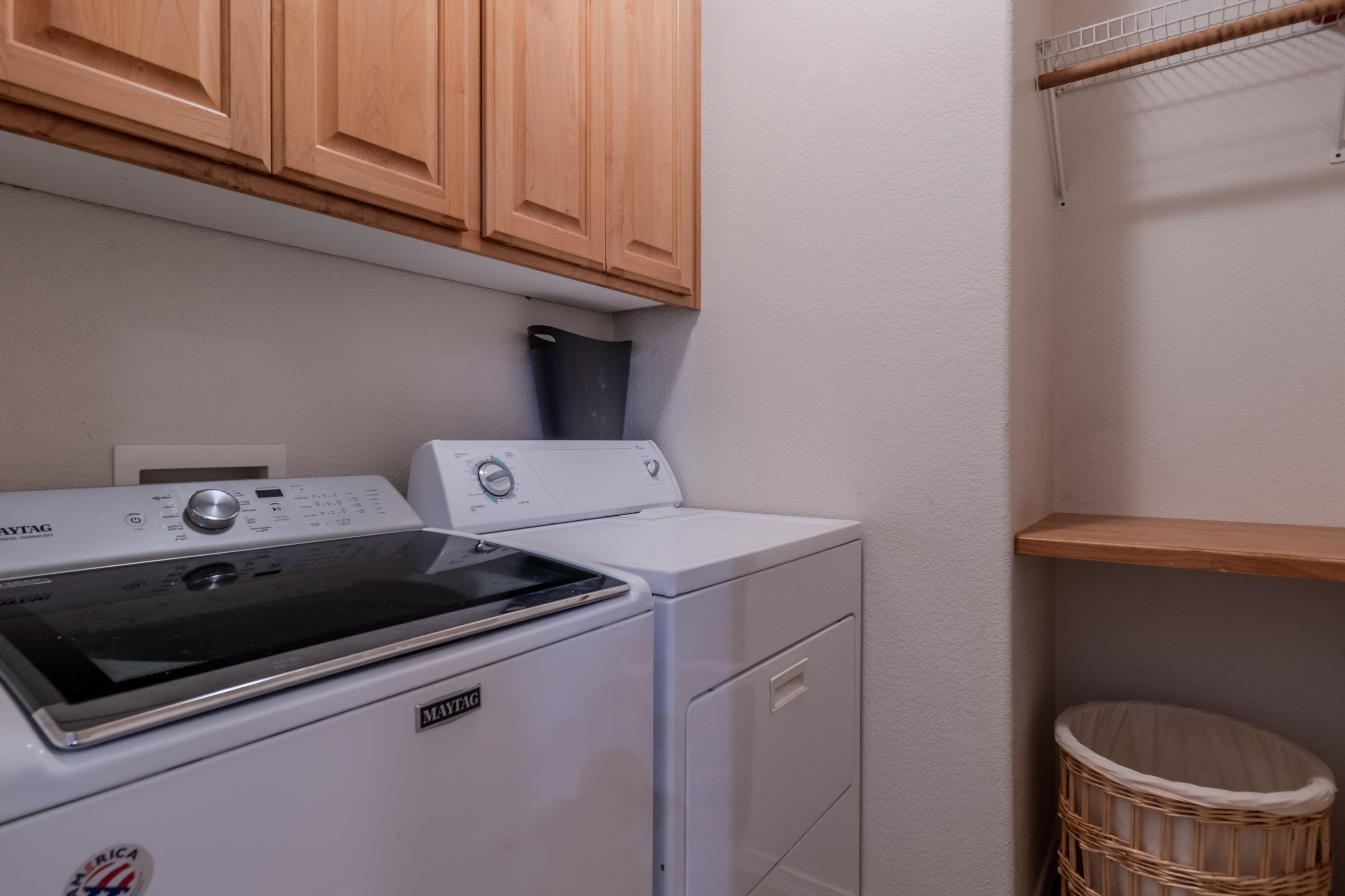 4728 East Evans Creek Road Rogue River, OR 97537 - Photo 24 of 40 laundry room