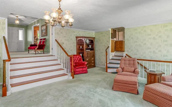 a view of livingroom with furniture