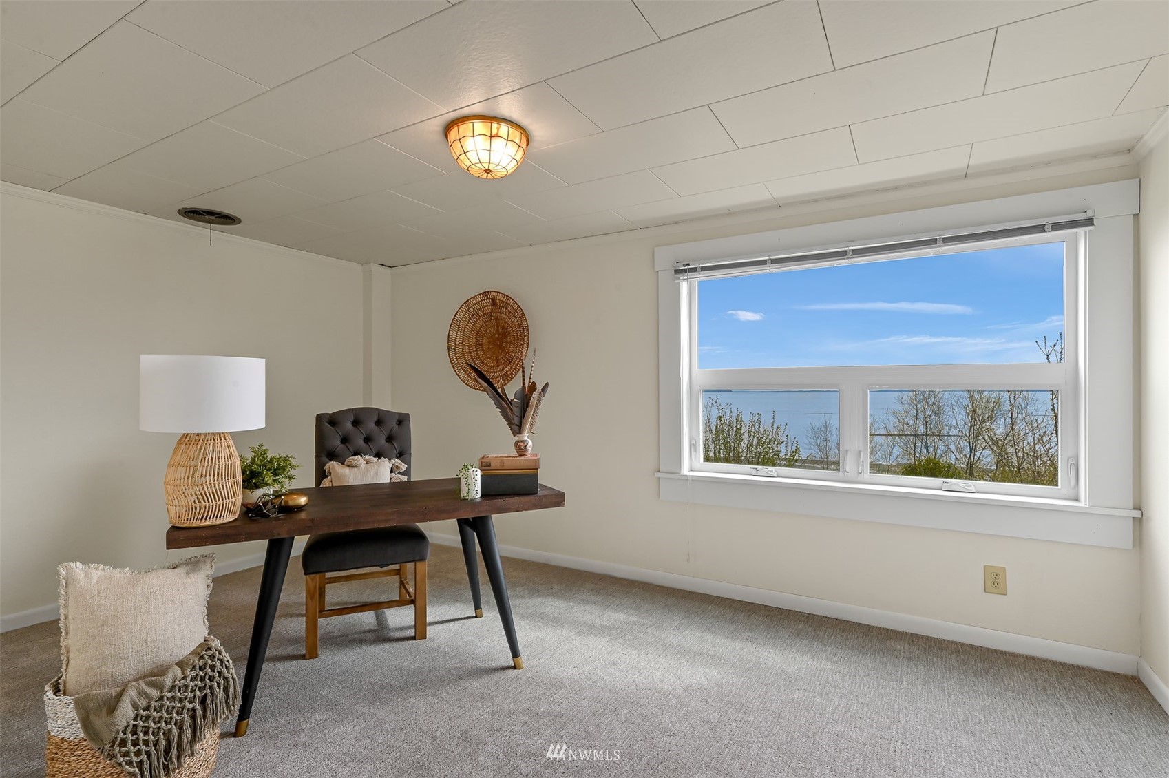 3796 Bancroft Road Bellingham, WA 98225 - Photo 24 of 38 a workspace with furniture and a window