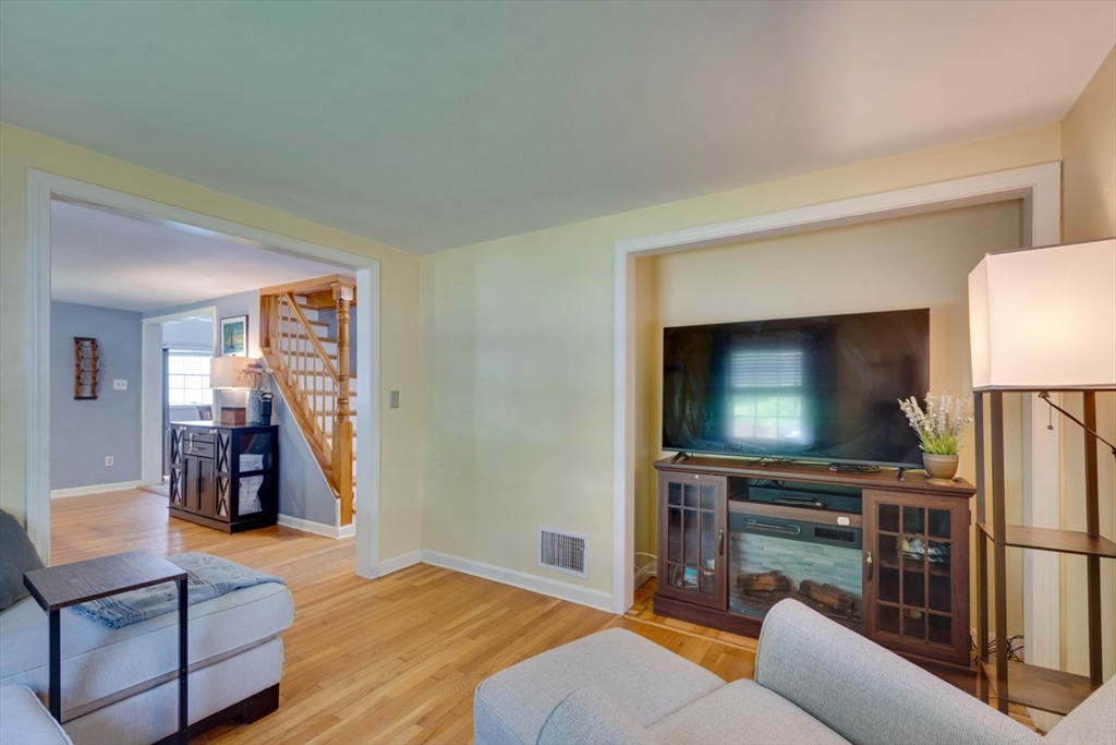 108 Deforest Street Boston, MA 02131 - Photo 7 of 37