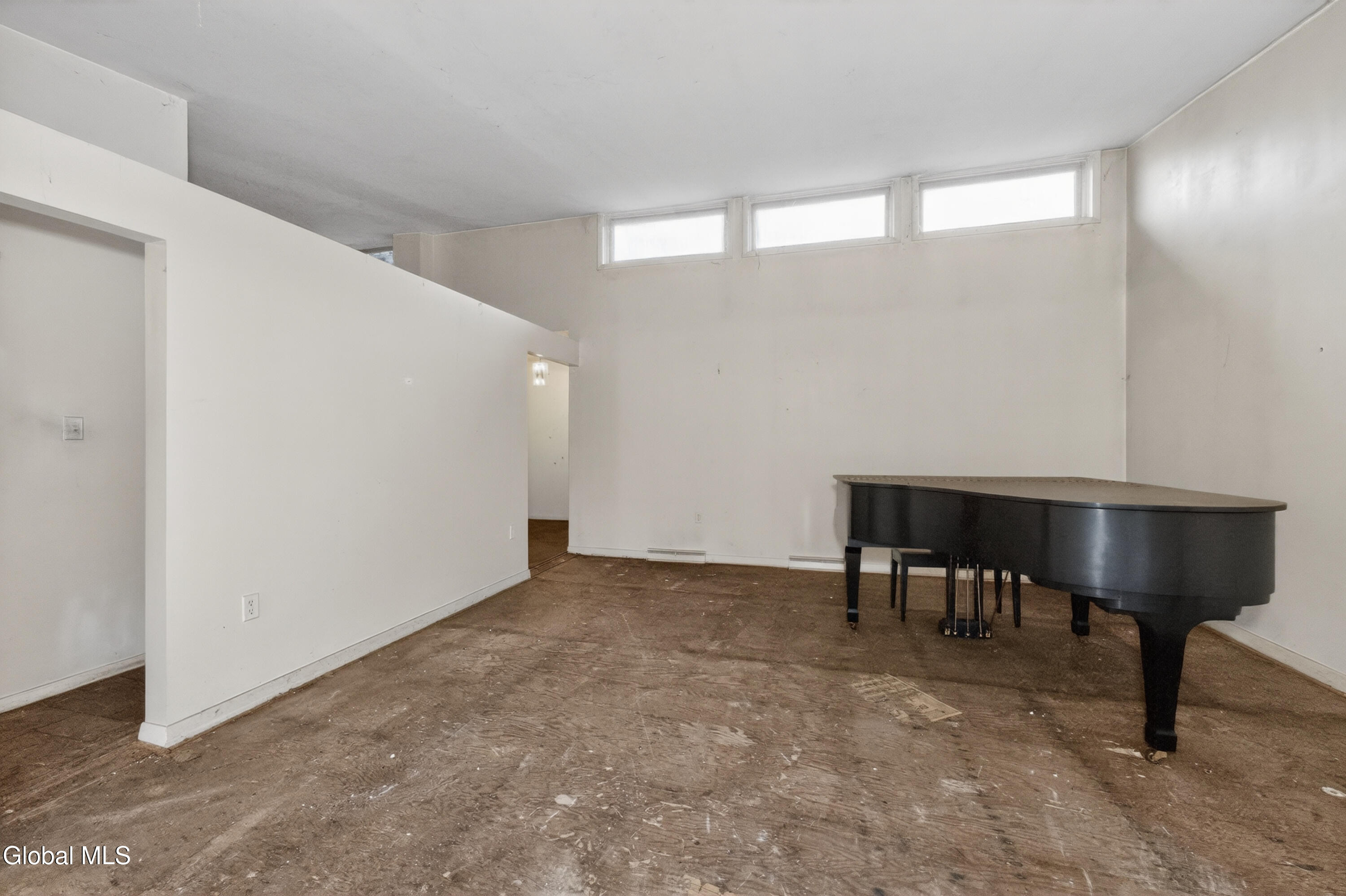 20 Alsid Court Brunswick, NY 12180 - Photo 13 of 58 2 Familyroom 4