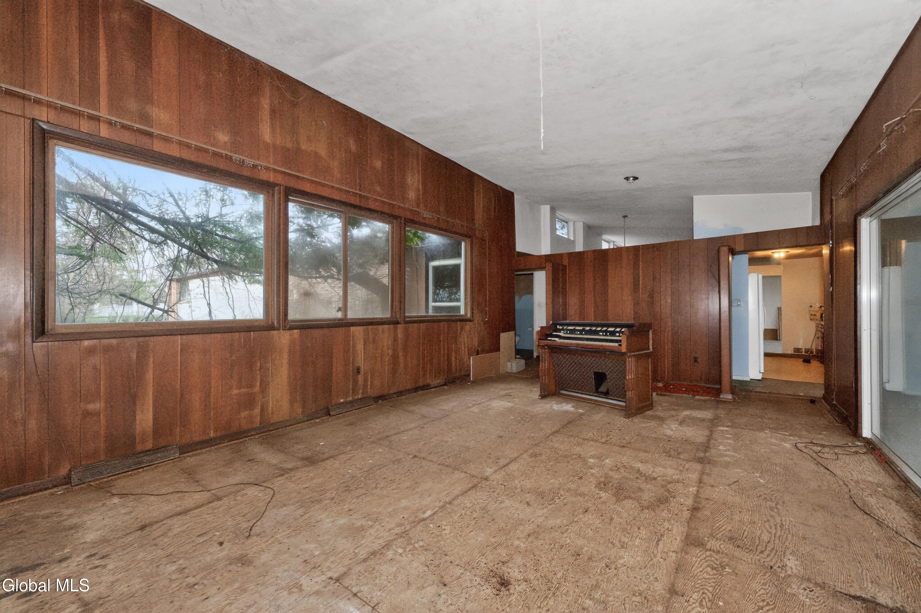 20 Alsid Court Brunswick, NY 12180 - Photo 21 of 58 4 Livingroom 3