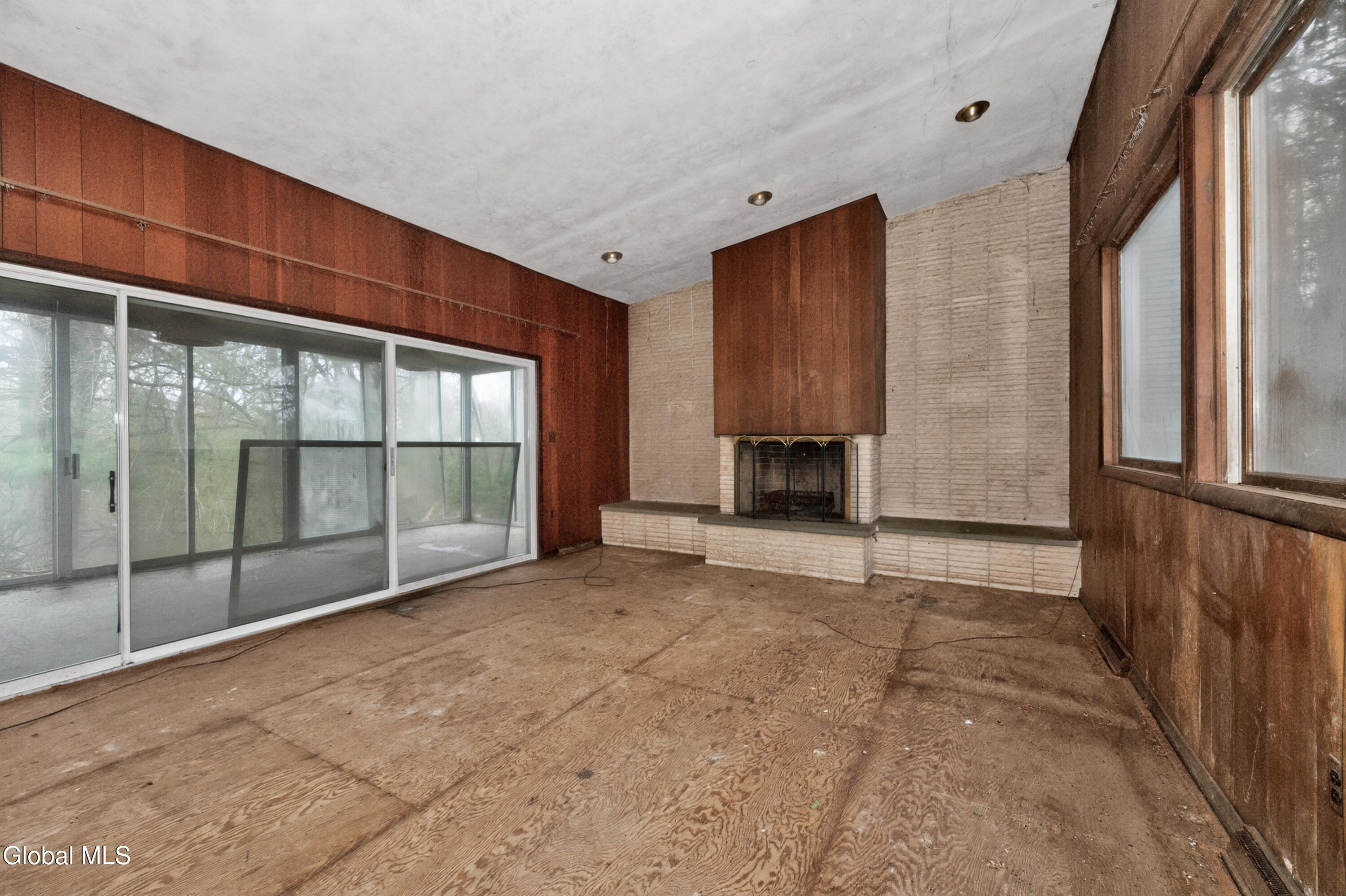 20 Alsid Court Brunswick, NY 12180 - Photo 22 of 58 4 Livingroom 1