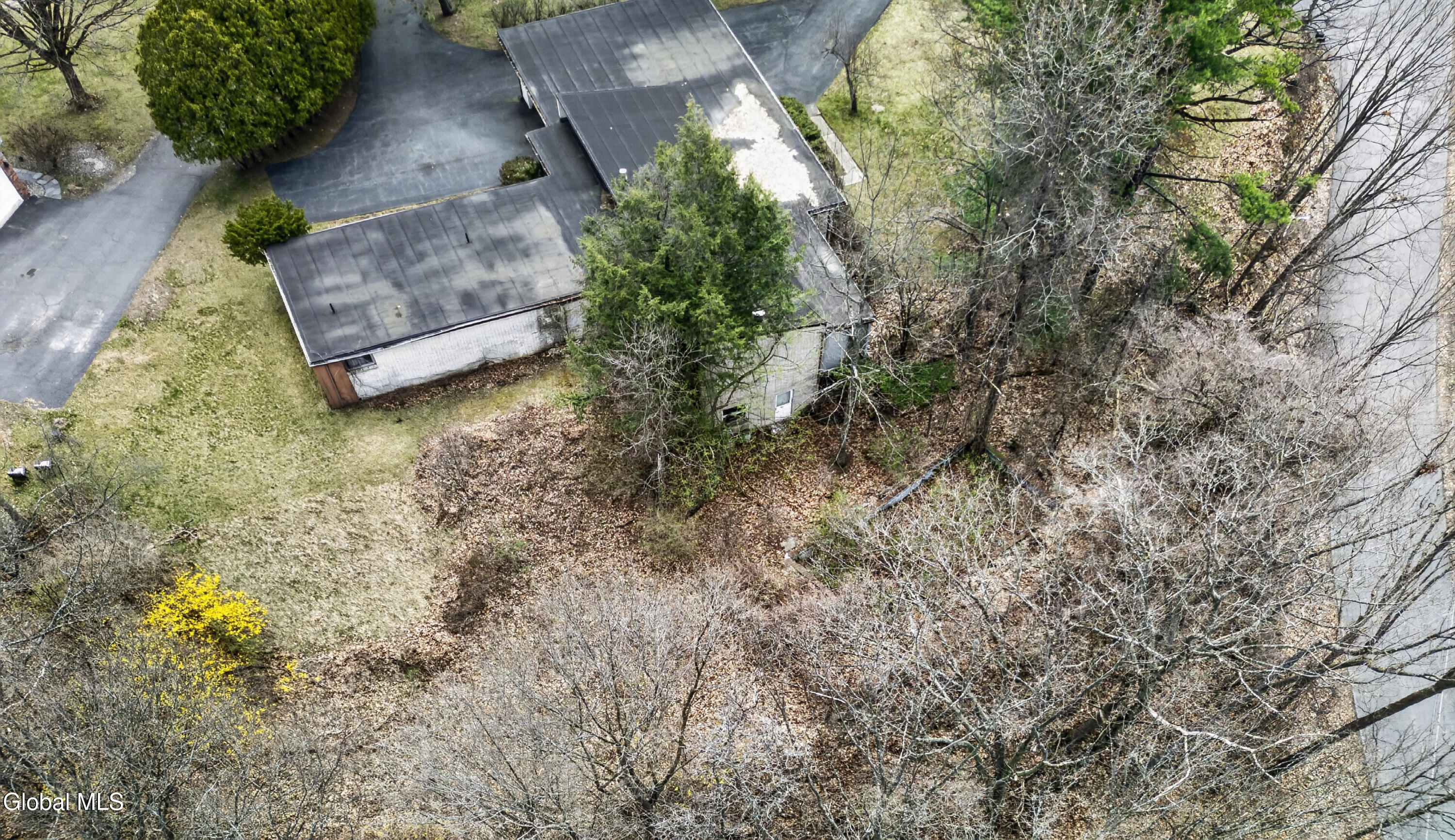 20 Alsid Court Brunswick, NY 12180 - Photo 46 of 58 Air Yard 3