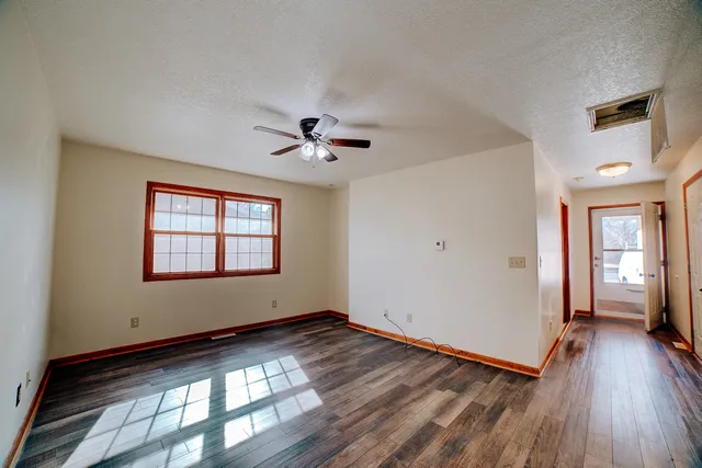 $219,900 | 411 South Crescent Street, Gilman, IL 60938