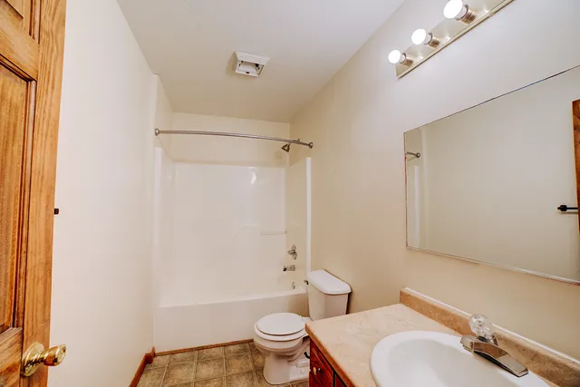 $219,900 | 411 South Crescent Street, Gilman, IL 60938