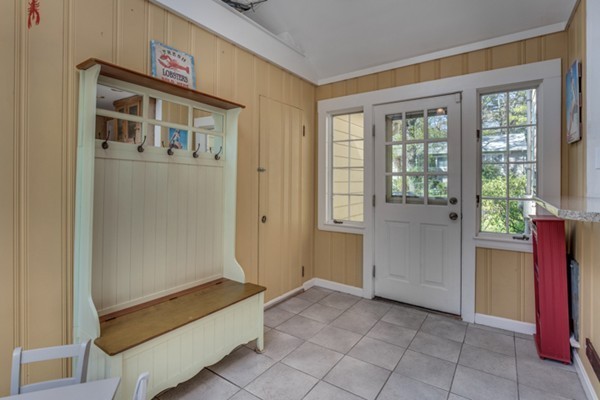 46 Lewis Road Swampscott, MA 01907 - Photo 10 of 29 Gallery Image 10