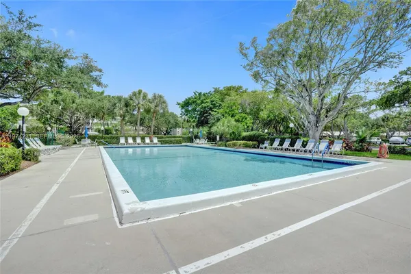 $2,200 | 805 Cypress Boulevard, Unit 512, Pompano Beach, FL 33069