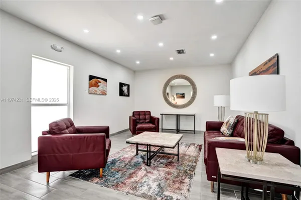 $2,200 | 805 Cypress Boulevard, Unit 512, Pompano Beach, FL 33069