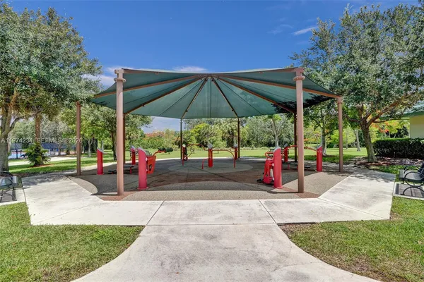 $2,200 | 805 Cypress Boulevard, Unit 512, Pompano Beach, FL 33069