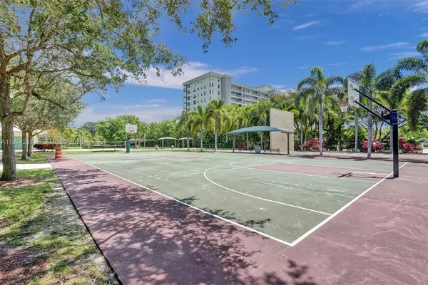 $2,200 | 805 Cypress Boulevard, Unit 512, Pompano Beach, FL 33069