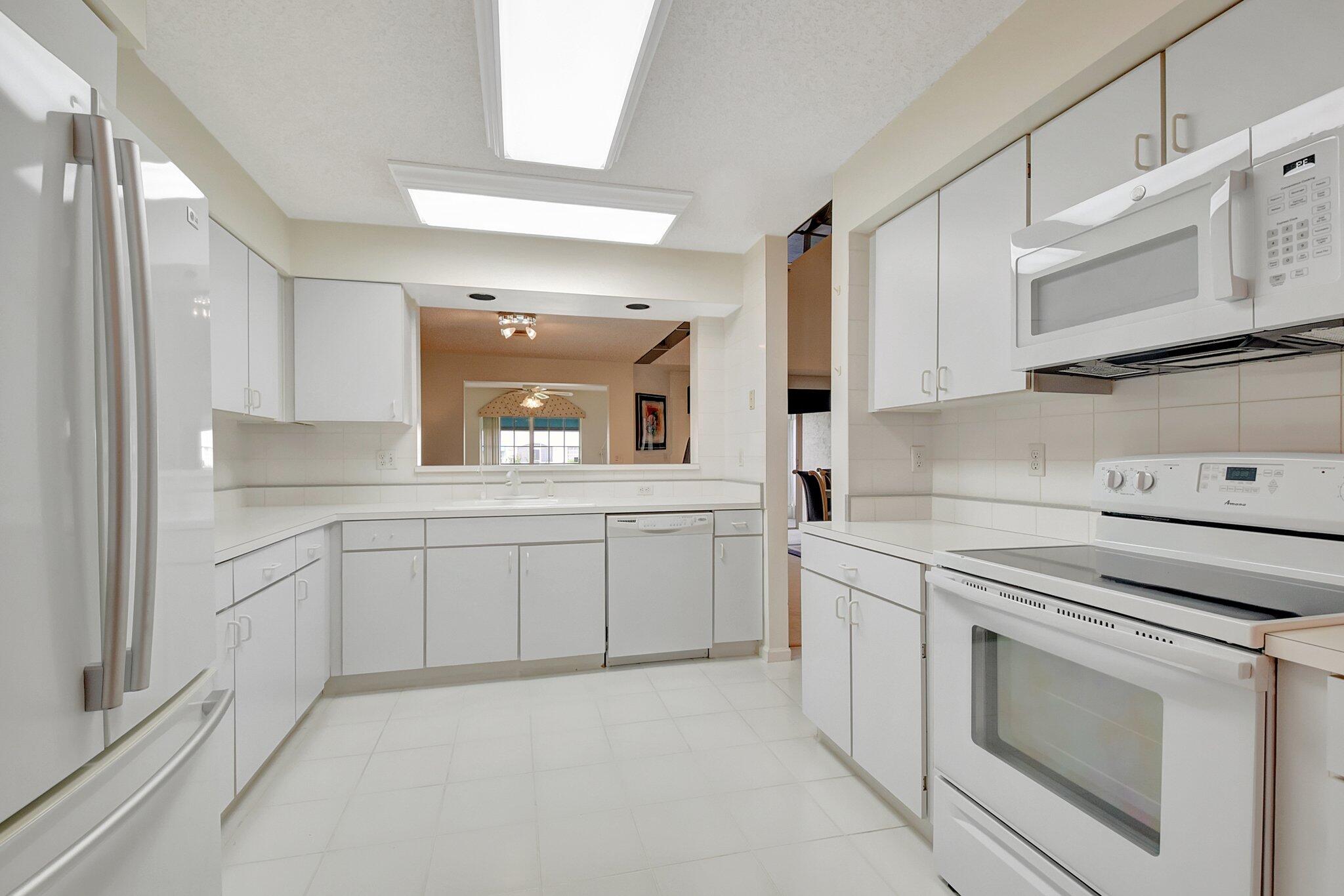 9119 Boca Gardens Circle South Boca Raton, FL 33496 - Photo 10 of 35 10-web-or-mls-DSC_5050