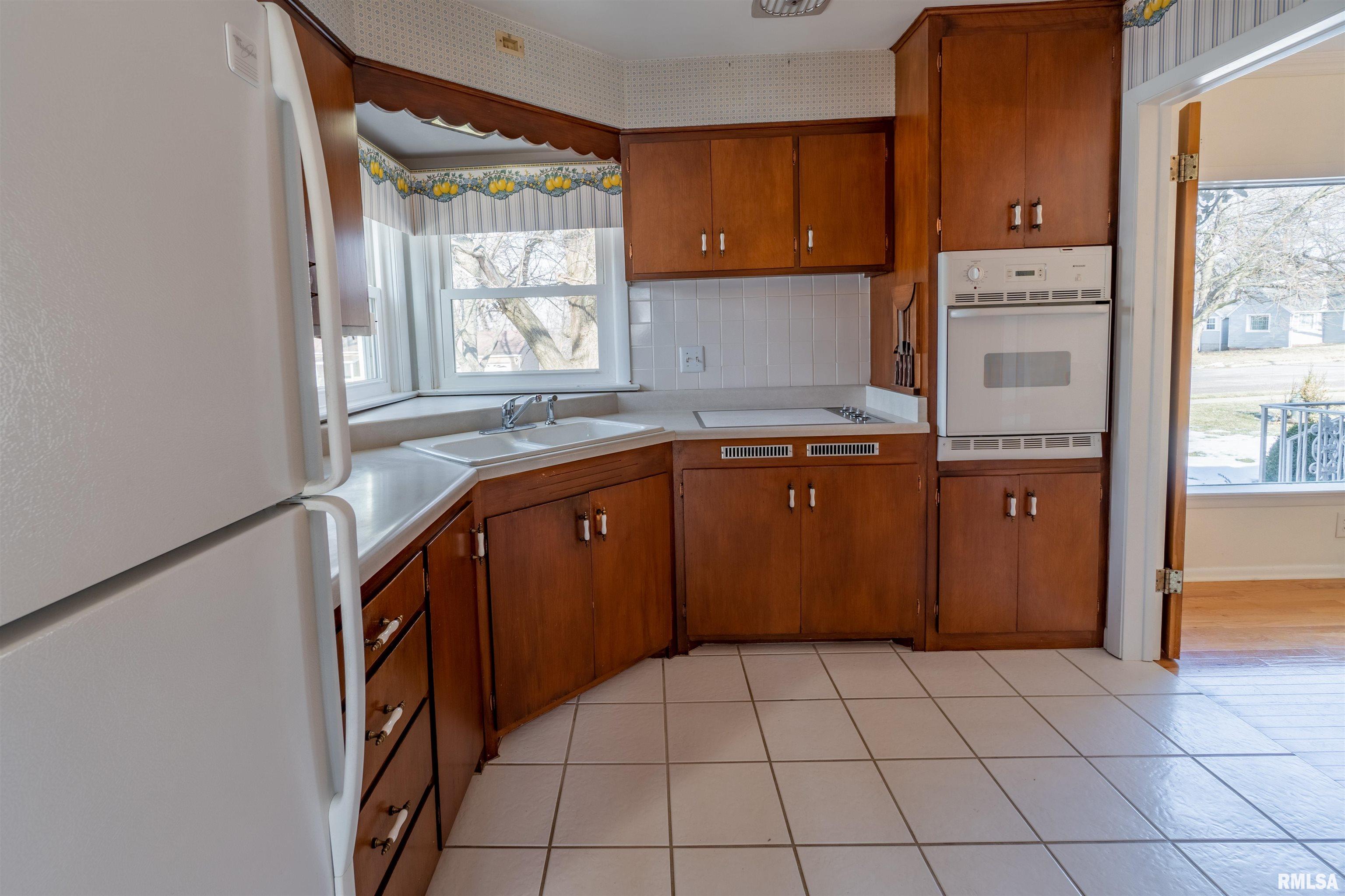 252 Park Road Creve Coeur, IL 61610 - Photo 8 of 31 Gallery Image 8