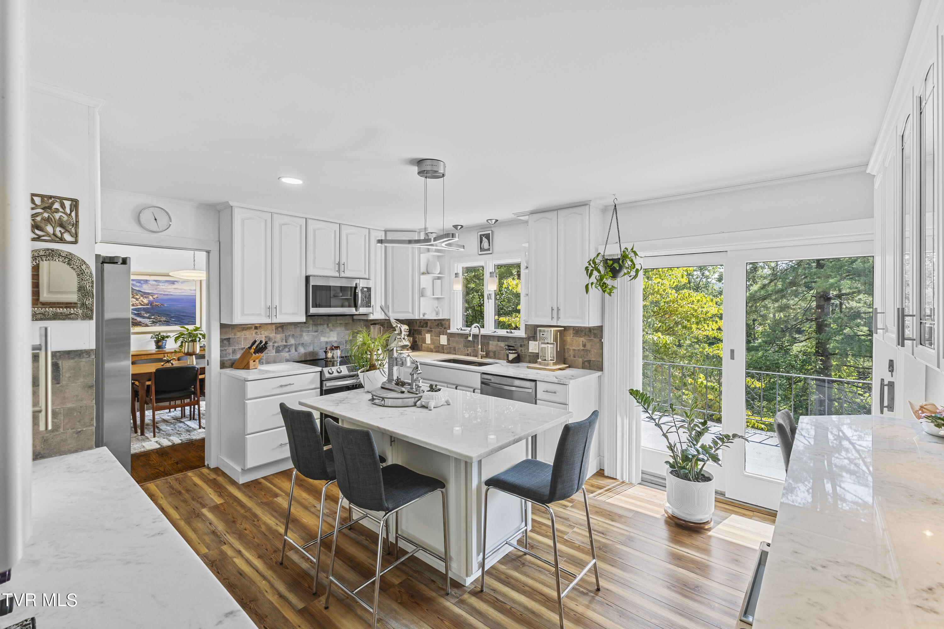 3 Beechwood Circle Johnson City, TN 37604 - Photo 11 of 66 Bright kitchen