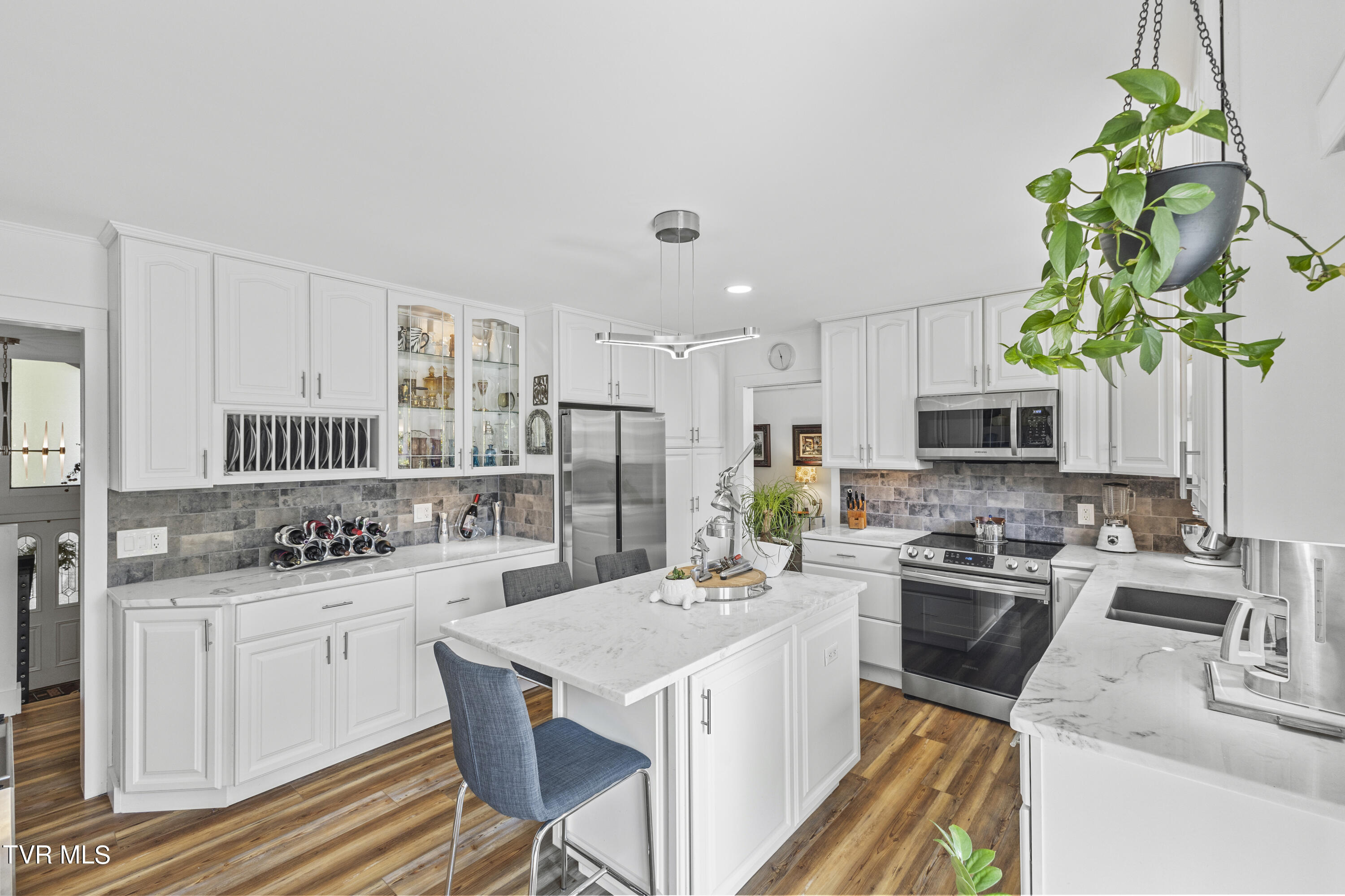 3 Beechwood Circle Johnson City, TN 37604 - Photo 13 of 66 Marbled granite counters