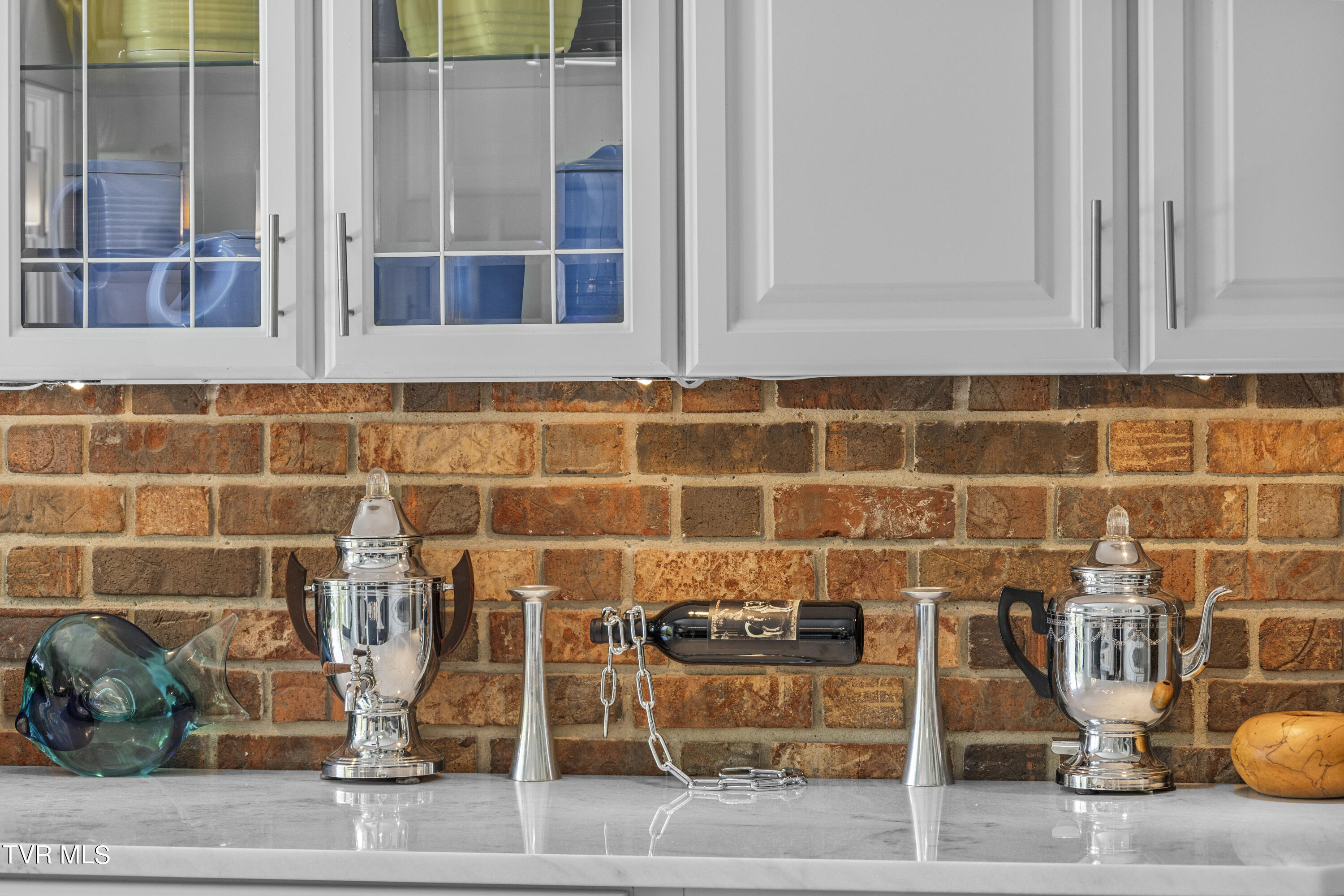 3 Beechwood Circle Johnson City, TN 37604 - Photo 15 of 66 Real brick accents