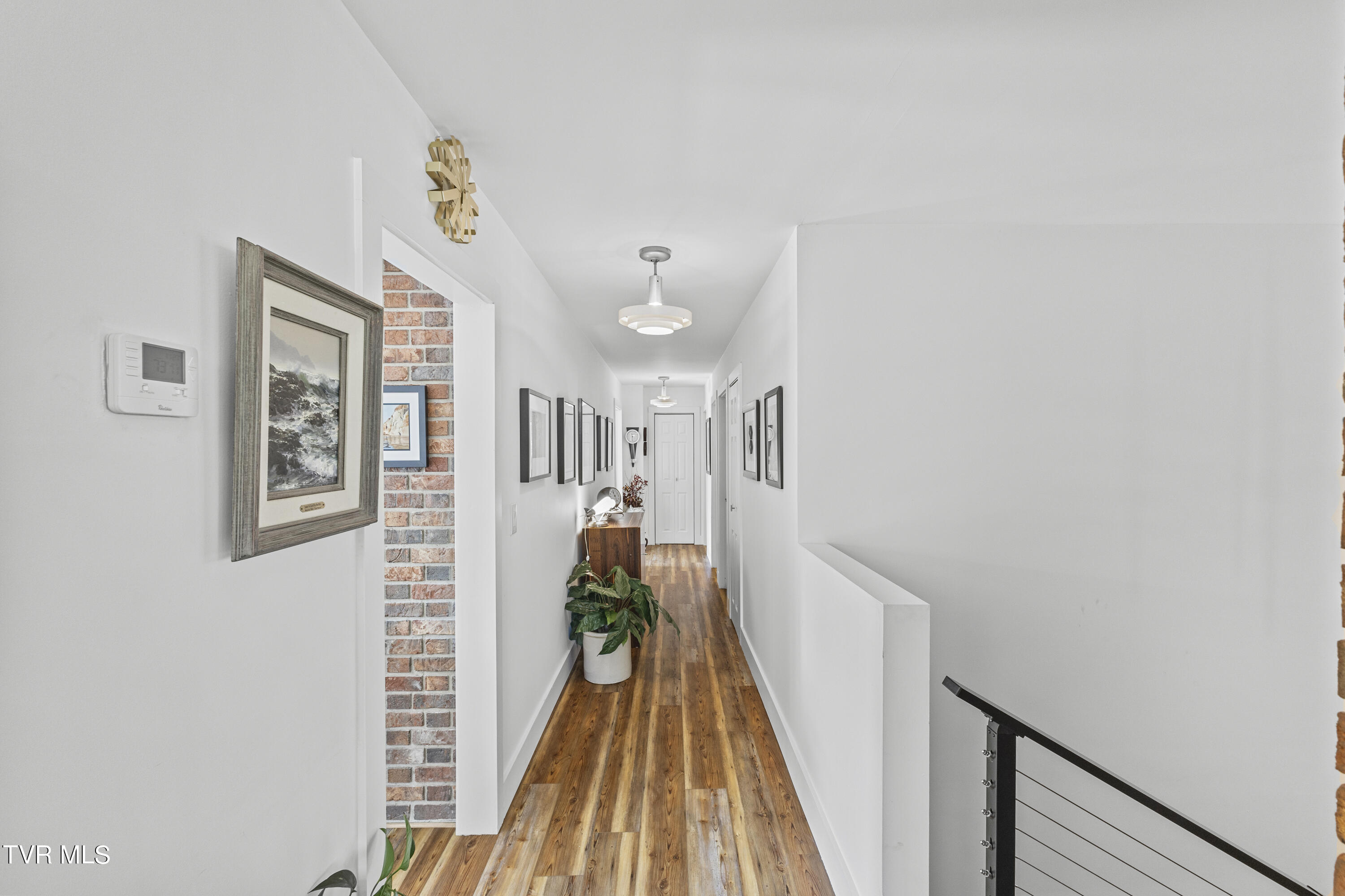 3 Beechwood Circle Johnson City, TN 37604 - Photo 16 of 66 Main level hallway